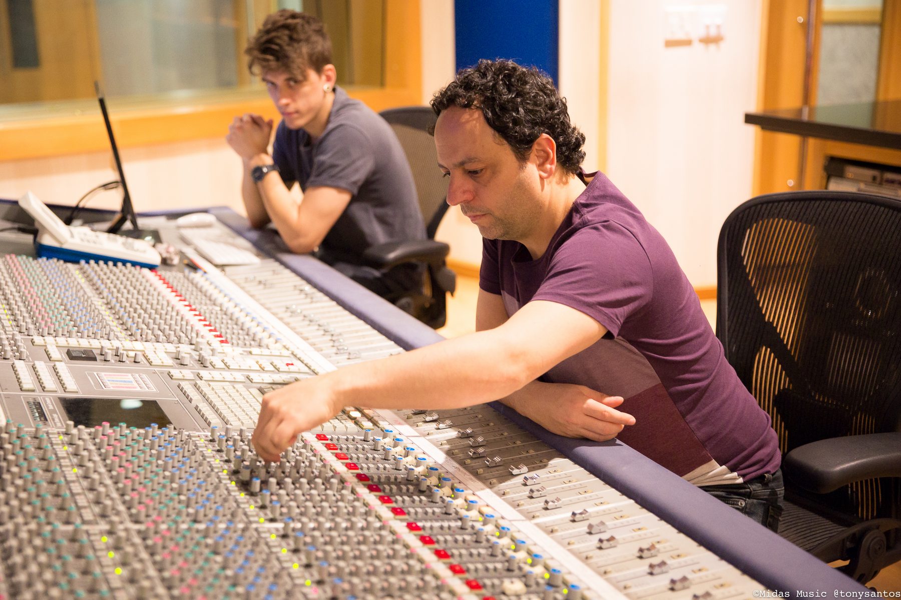 Sessão de mixagem em console SSL