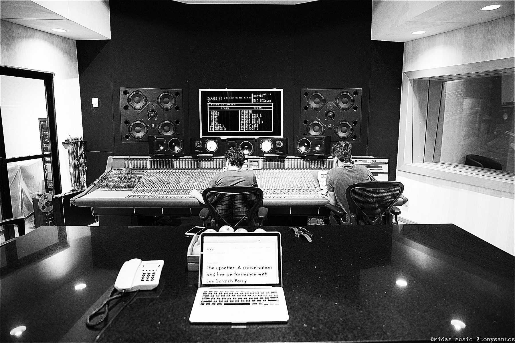 Sala de controle — Midas Studios